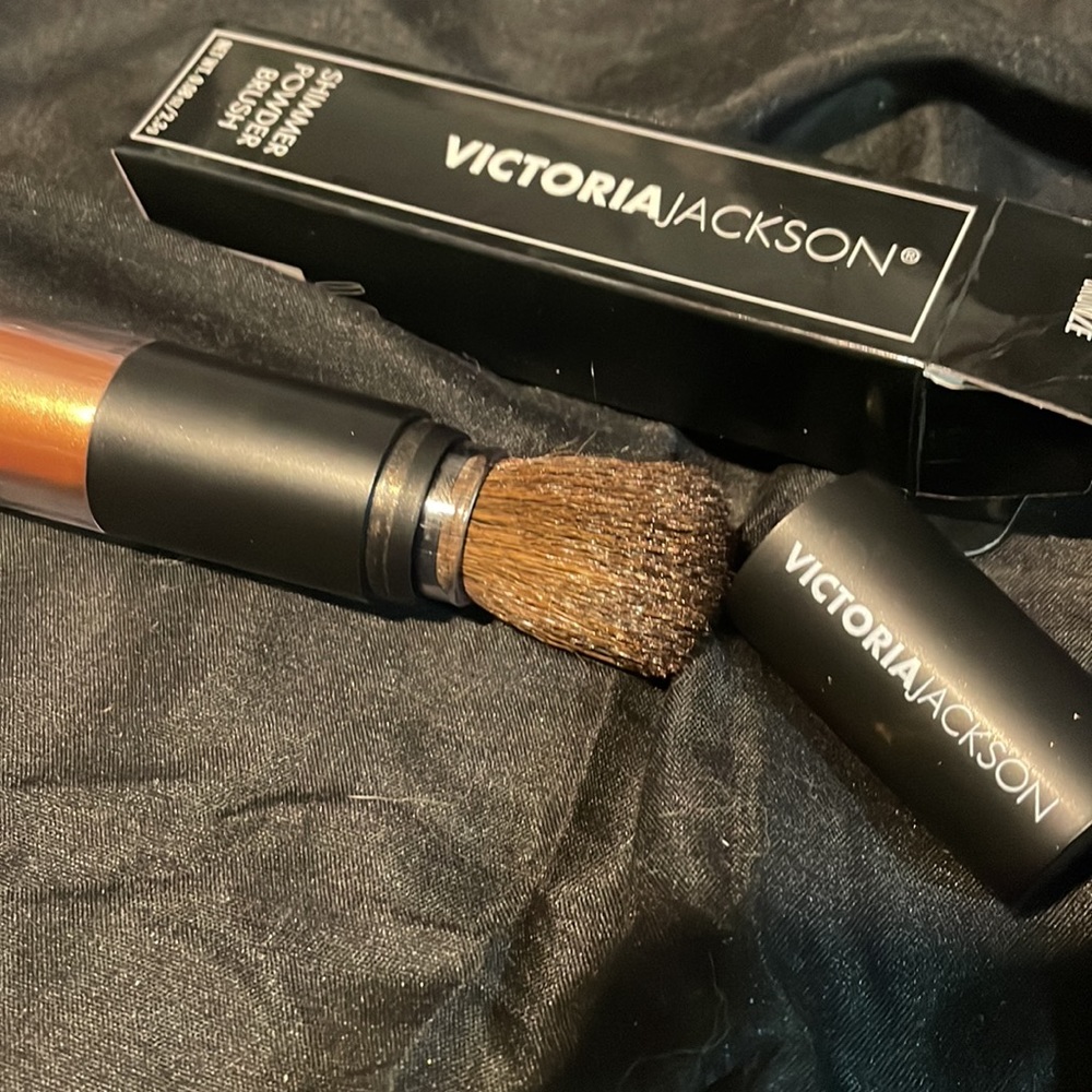 Victoria Jackson shimmer powder brush